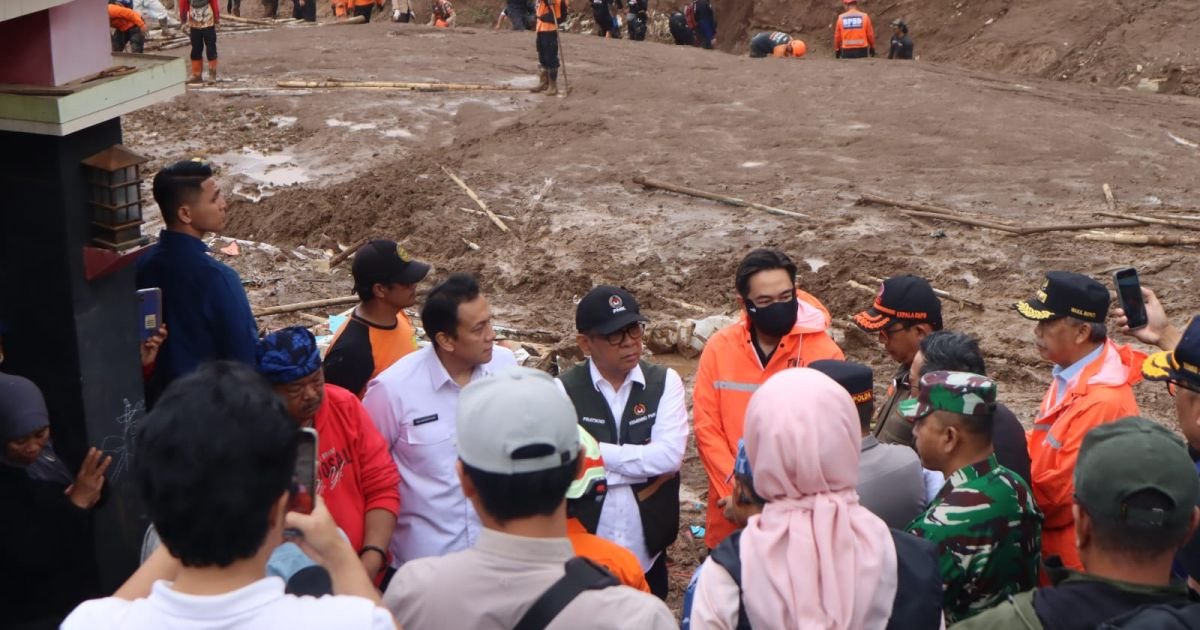 Wapres Hingga Kepala BNPB Tinjau Lokasi Longsor Bandung Barat, Fokus pada Penyelamatan Jiwa