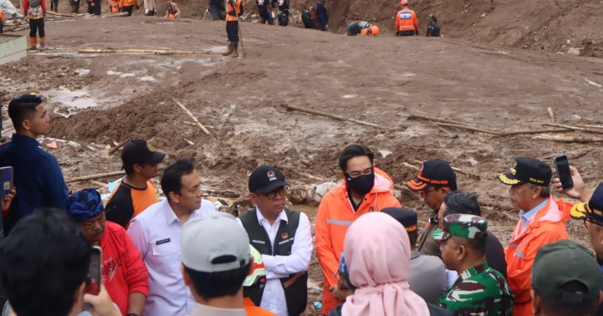 Wapres Hingga Kepala BNPB Tinjau Lokasi Longsor Bandung Barat, Fokus pada Penyelamatan Jiwa