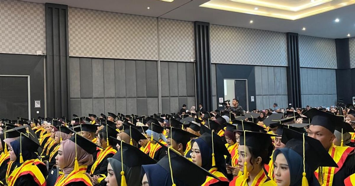 Wisuda XV STIE Yasa Anggana Garut: Merajut Tradisi, Menyalakan Jiwa Wirausaha, Menguatkan Komitmen