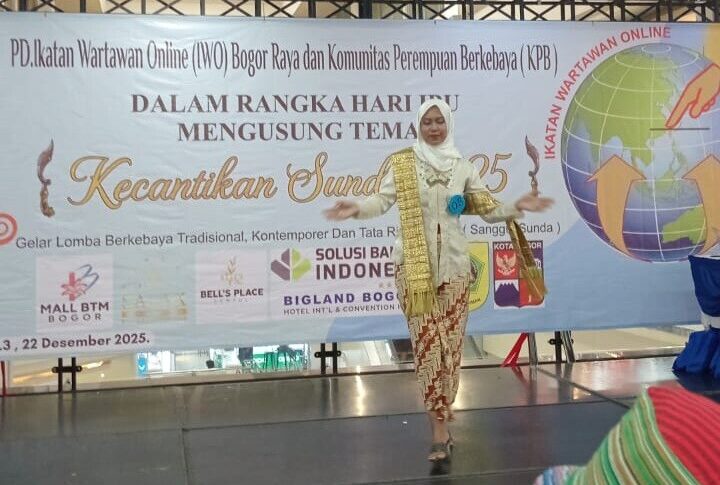 Pesona Kebaya Kontemporer: Zakia Haerunisa Bawa Pulang Gelar Juara Pertama Lomba yang Digelar IWO dan KPB 