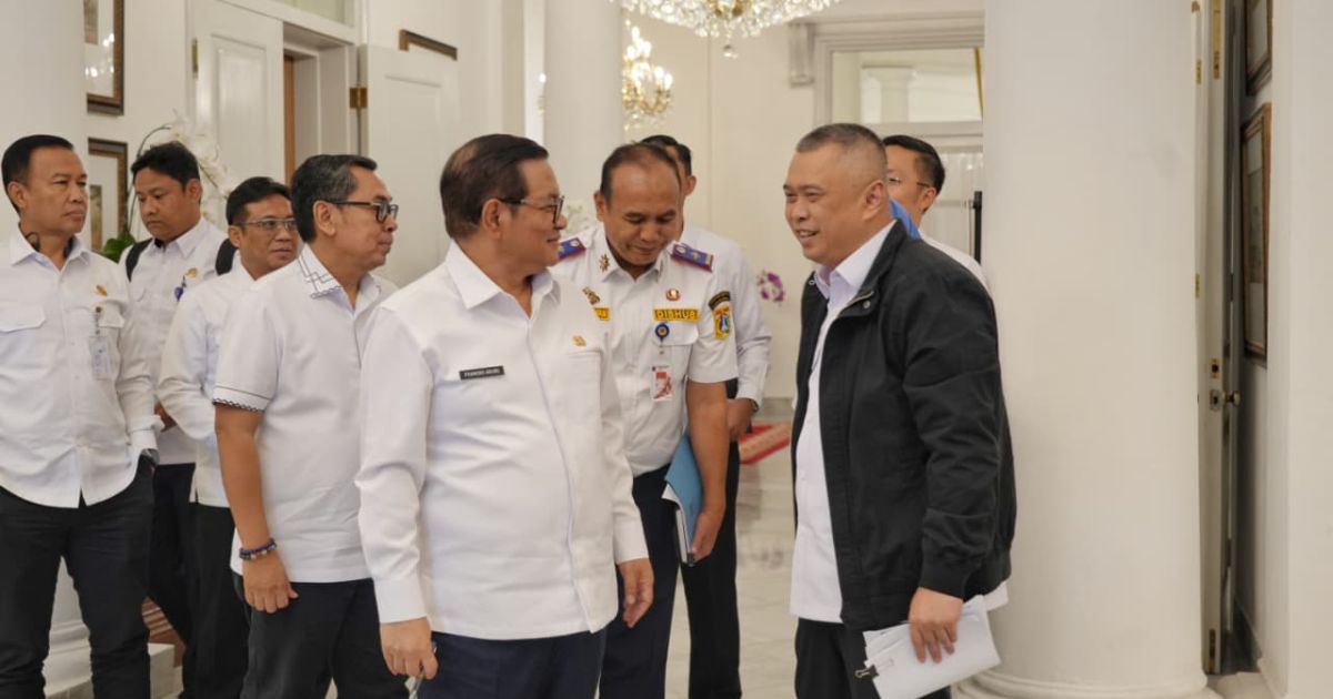 Menhub Dudy Purwagandhi bertemu Gubernur DKI Jakarta Promono Anung, membahas kesiapan angkutan Lebaran 2026 di Balai Kota Jakarta, Rabu (18/2).