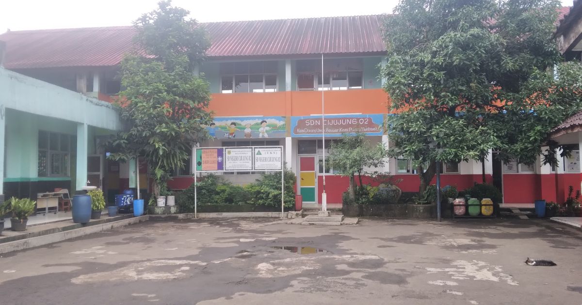 Komite sekolah diduga menjelma jadi “mesin kas” dengan mewajibkan iuran rutin siswa, bahkan menarik dana tambahan untuk pembangunan selokan.
