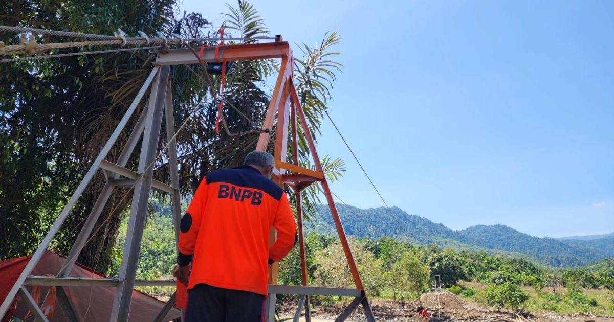 BNPB dan Tim Gabungan Pacu Pembangunan Jembatan Lhok Sanding  Pidie Jaya Aceh, Minggu (22/2/2026).