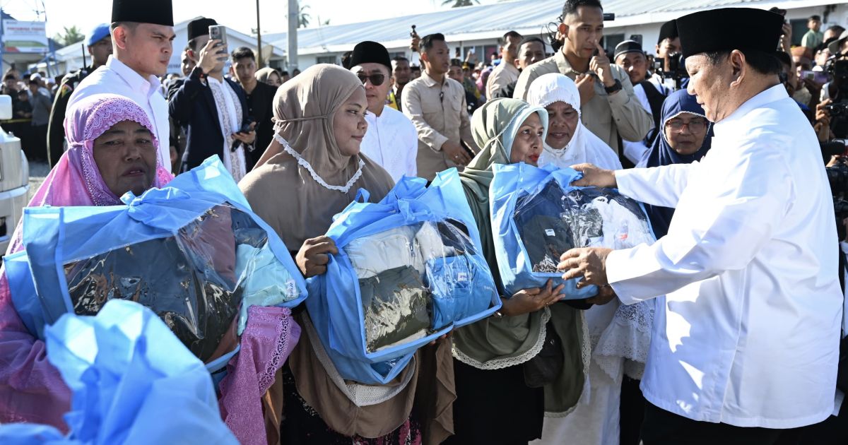 Presiden Salat Id dan Serahkan Bantuan di Aceh Tamiang, Sabtu (21/3/2026).