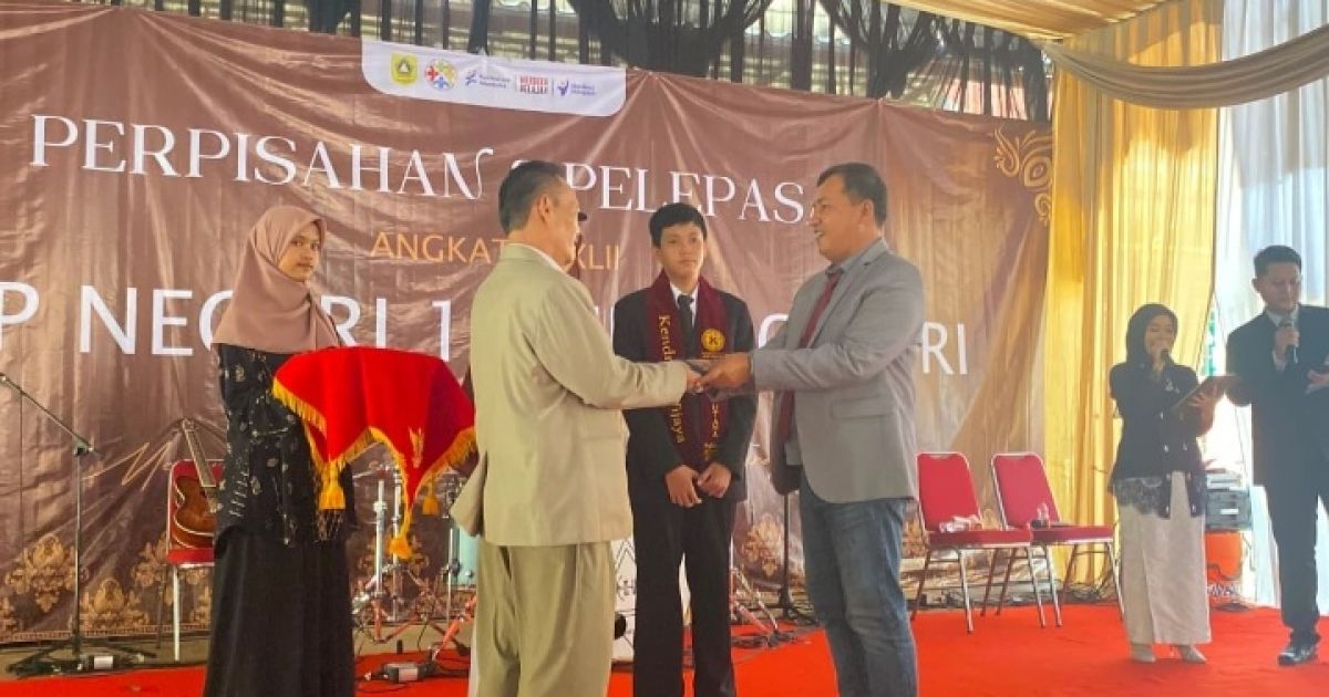 Bukan Sekadar Perpisahan: Komite dan Anak SMPN 1 Gunung Putri Hadirkan Panggung Inspirasi