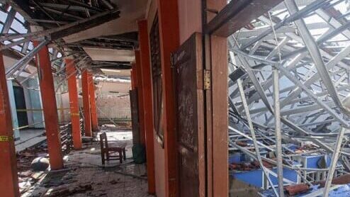 Tragedi di SMKN 1 Gunung Putri Bogor: Lima Ruang Kelas Ambruk, 44 Siswa Terluka