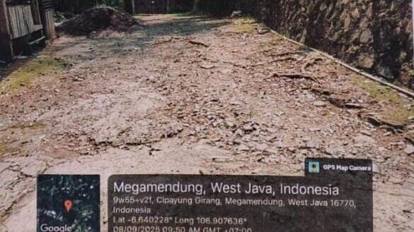 Puluhan Tahun Rusak, Jalan Kampung Sirnagalih Bogor Tak Tersentuh Perbaikan dari Pemerintah