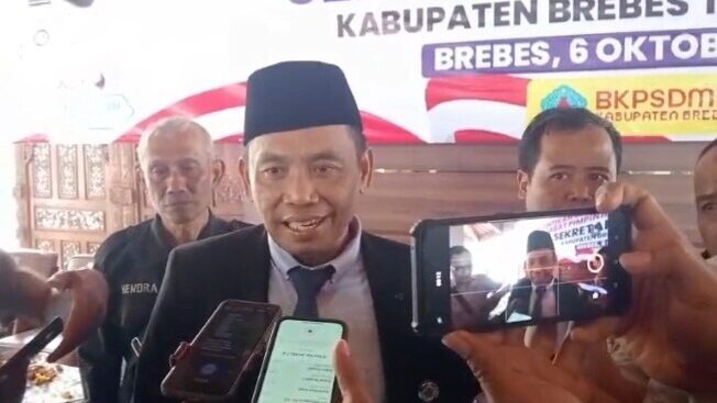 Tahroni Resmi Dilantik Jadi Sekda Brebes, Ini Pesan Bupati Paramitha