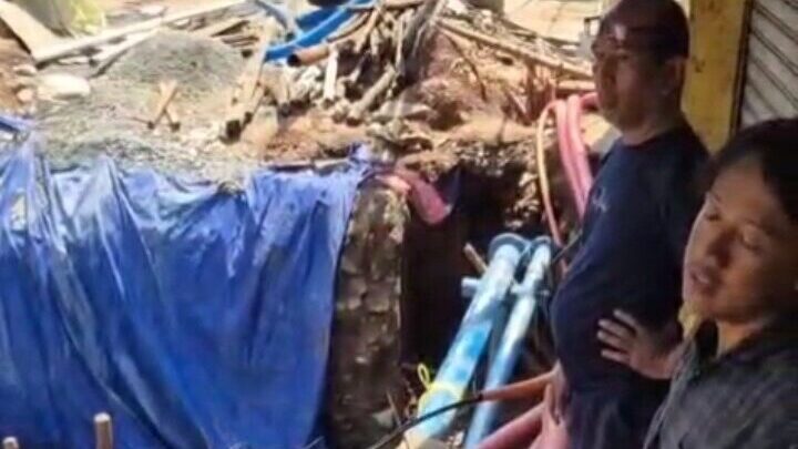 Pembangunan Jembatan di Cilodong Depok Terkesan Molor, Warga Tegur Pelaksana Proyek