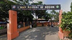 Orang Tua Siswa Geram, Pertanyakan Kebijakan Komite Tentang Pungutan Biaya Foto Di SMPN 19 Kota Bogor