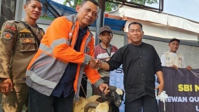 SBI Pabrik Narogong Bogor Sambut Idul Adha 1446 H, 27 Hewan Kurban Disalurkan untuk Warga