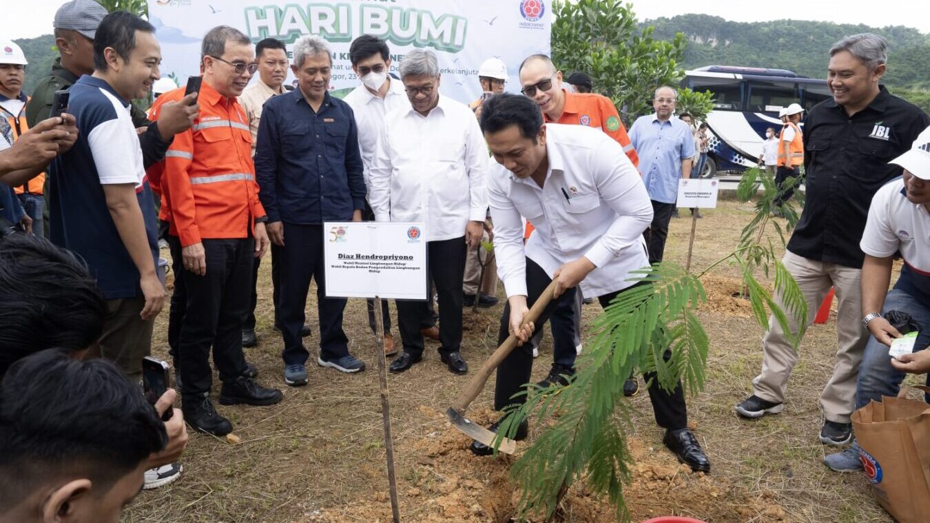 Kunjungi PT.Indocement di Bogor, Wamen LH Dorong Pemanfaatan Sampah Menjadi RDF di Sektor Industri Semen