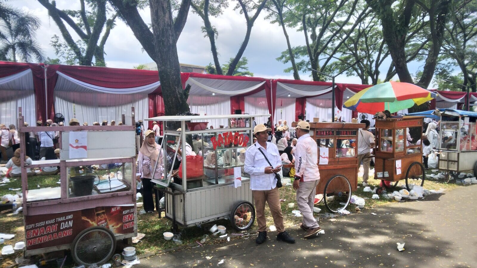 HUT Gerindra ke-17 Tahun di Sentul Bogor, Jadi Momen Mengais Rezeki Bagi Pedagang Kecil