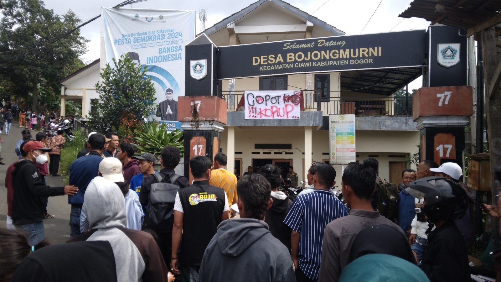 Nasib Kades Bojong Murni Bogor, Diadukan ke Kejaksaan Hingga Didemo Warganya