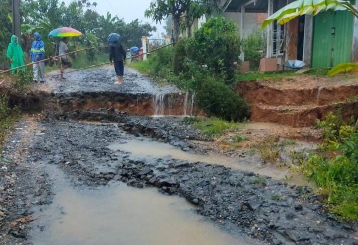 Cuaca Ekstrem di Akhir Tahun,  Sukabumi Jawa Barat Dilanda Banjir dan Longsor