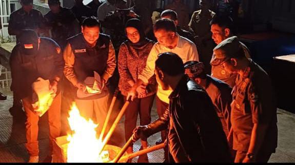 KPU Kabupaten Bogor Musnahkan Ribuan Surat Suara Pemilukada yang Rusak dan Berlebih
