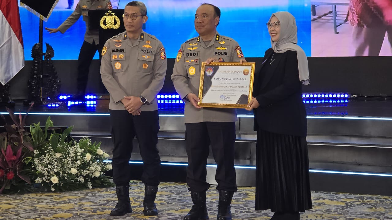 Proaktif Bagi Penyandang Disabilitas, Polri Diganjar Penghargaan dari Komnas 