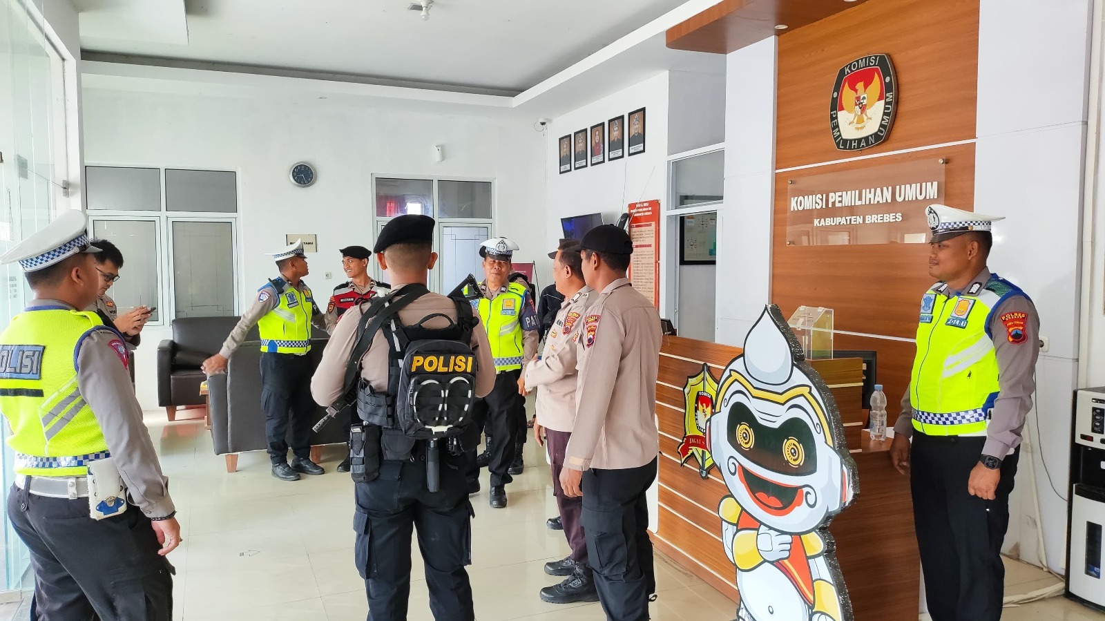 Pilkada Serentak 2024, Kantor KPU – Bawaslu di Brebes Jadi Target Patroli Polisi 