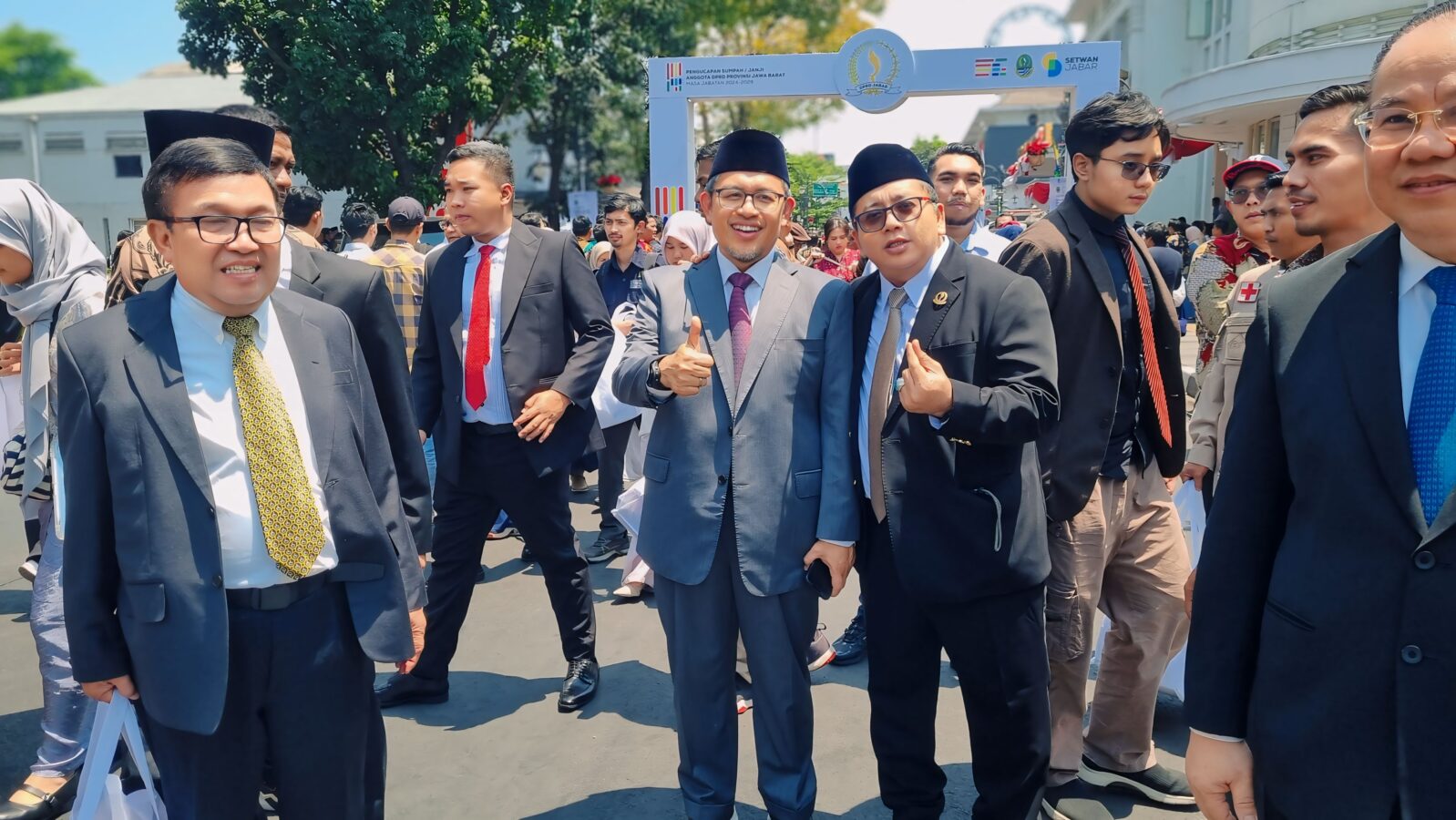 DPRD Jabar Resmi Dilantik, H. Ricky Kurniawan Raih Suara Terbanyak di  Bogor 