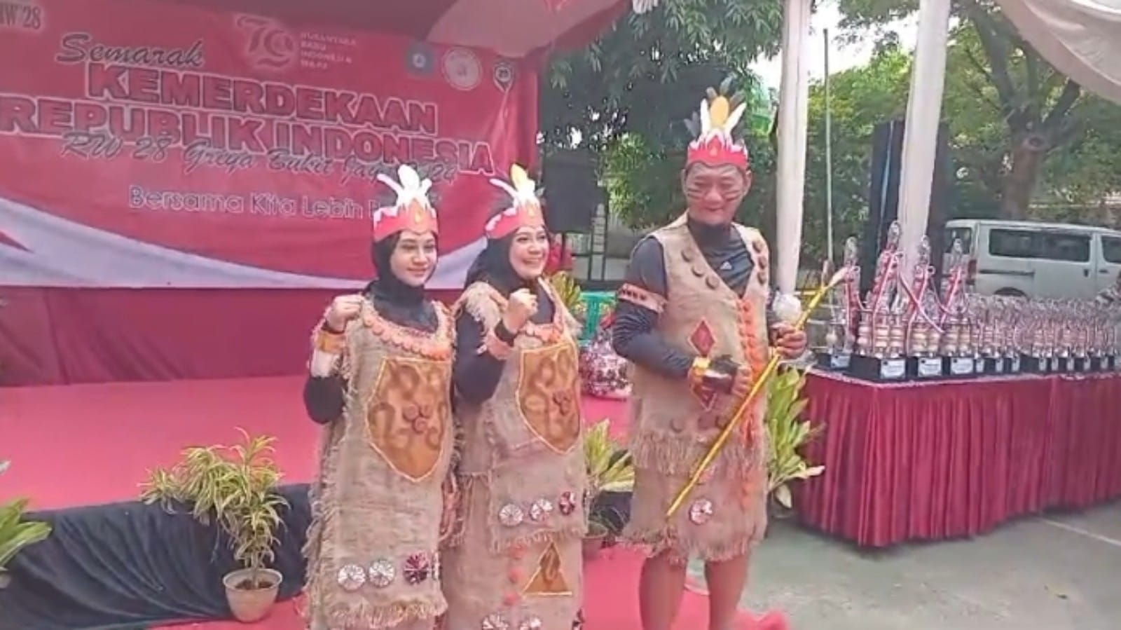 Gunakan Baju Daur Ulang, Dewan Achmad Fathoni Rayakan HUT RI ke-79 Bersama Warga GBJ Bogor