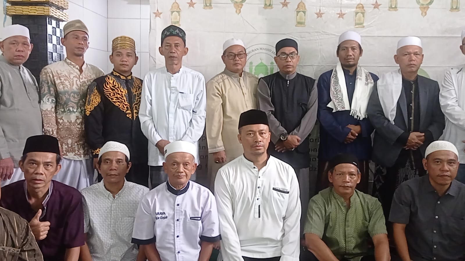 Berbagi Kebahagiaan di Bulan Muharram, DKM Al-Hidayah Ciomas Bogor Santuni Yatim Piatu