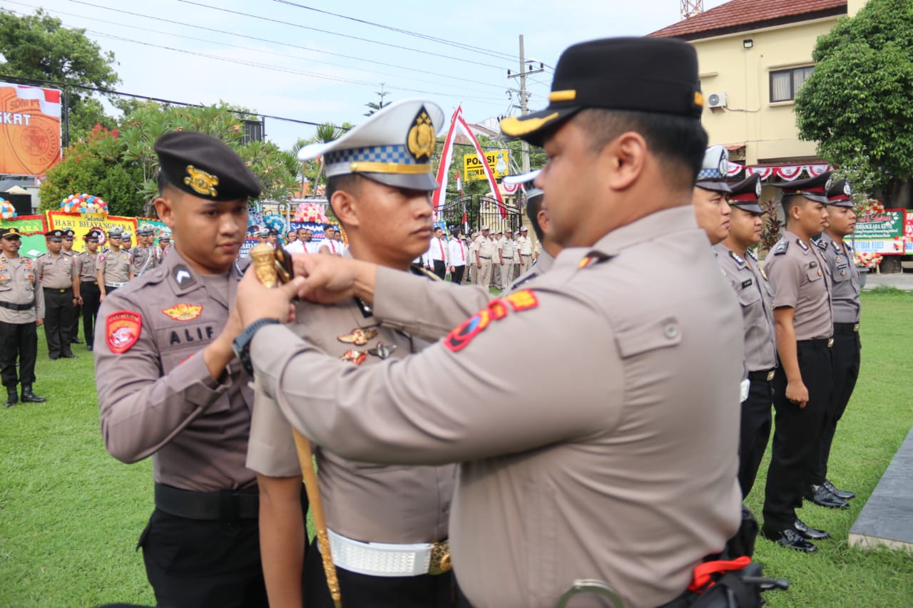 Hari Bhayangkara ke-78, 29 Personel Polres Brebes Dapat Kado Ini