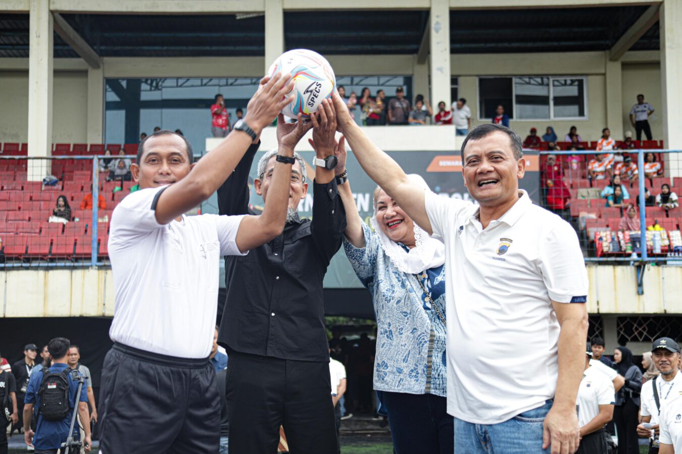 Turnamen Sepak Bola Kapolda Jateng Cup U-40 Resmi Dibuka, Hadiah Uang Tunai Hingga Doorprize Menanti