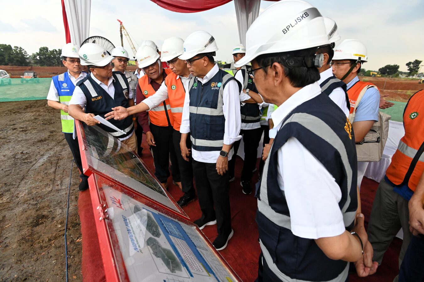 Menhub Budi Karya Sebut Proving Ground Bekasi Capai 50 Persen