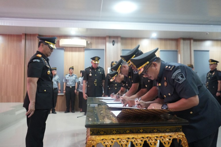 Rotasi Delapan Pejabat Struktural Kanwil Kemenkumham Sumsel