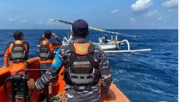 Pencarian Nelayan Hilang di Selat Lombok, Tim SAR Terus Berusaha