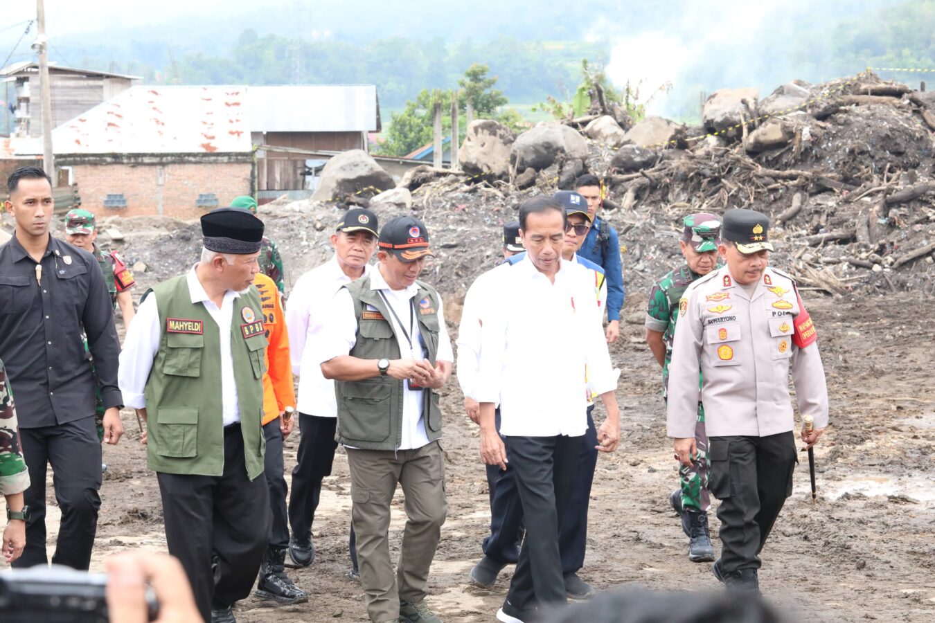 Tinjau Lokasi Bencana di Sumatera Barat, Jokowi Sebut Penanganan Sudah Baik 