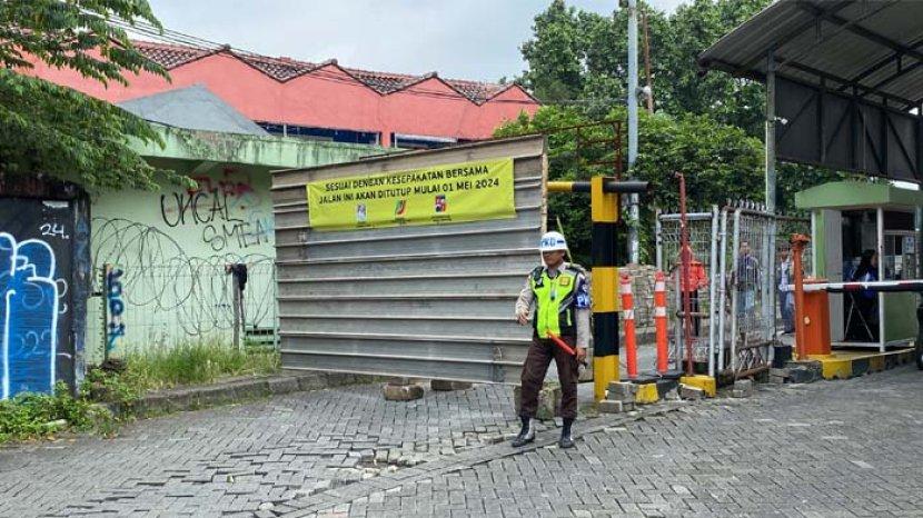 Akses Jalan Pasar Jambu Dua Bogor Belum Juga Dibuka, Pedagang Kompak Bekukan Retribusi