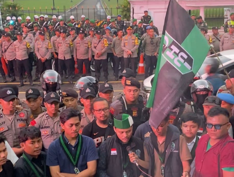 Gelar Unjuk Rasa Depan Istana Kepresidenan, HMI Kota Bogor : Jangan Alergi Dengan Suara Aktivis