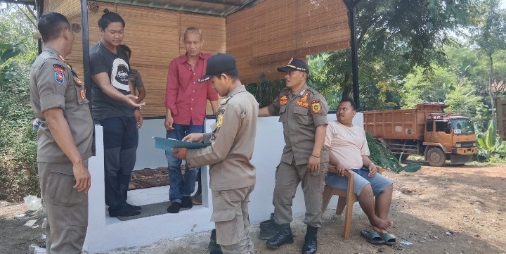 Timbulkan Jalan Licin, Galian C di Cariu Bogor Bikin Baper Warga