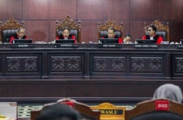 Sengketa Pilpres 2024 : MK Tolak Gugatan 01 dan 03, Ini Kata Pengamat Politik UGM