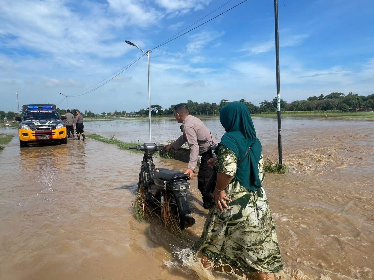 Sejumlah Wilayah di Brebes Terendam Banjir, Warga Diminta Waspada